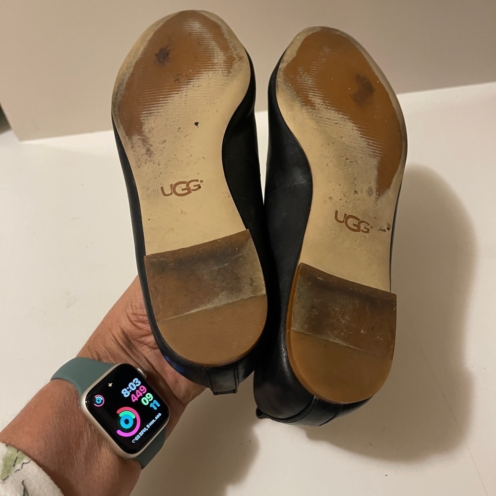 Uggs flat leather shoes in good conditions - Picture 9 of 12